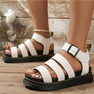 BRAND NEW UNIONBAY MULTI STRAP STRAPPY PLATFORM SANDAL